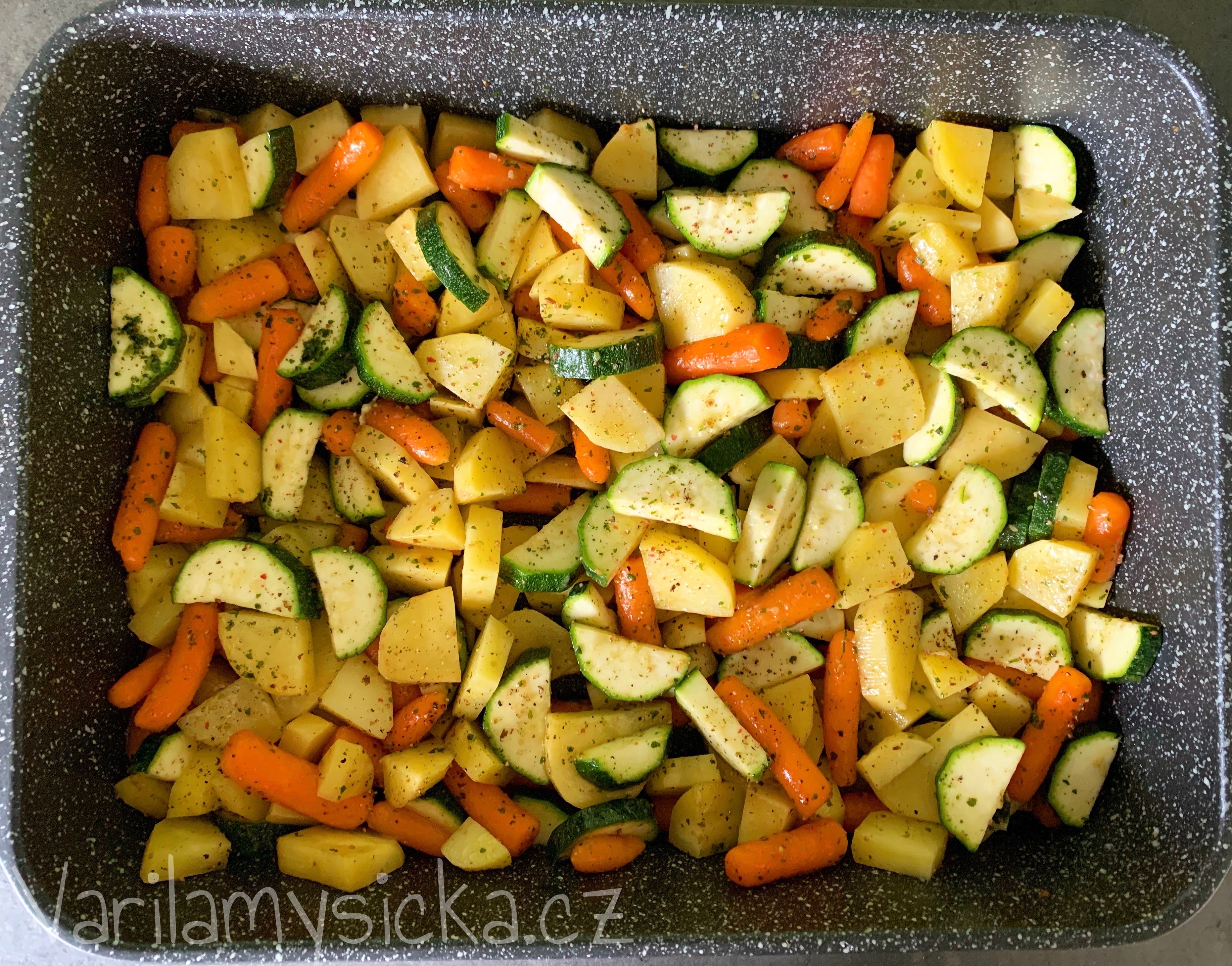 Zelenina pečená v troubě.