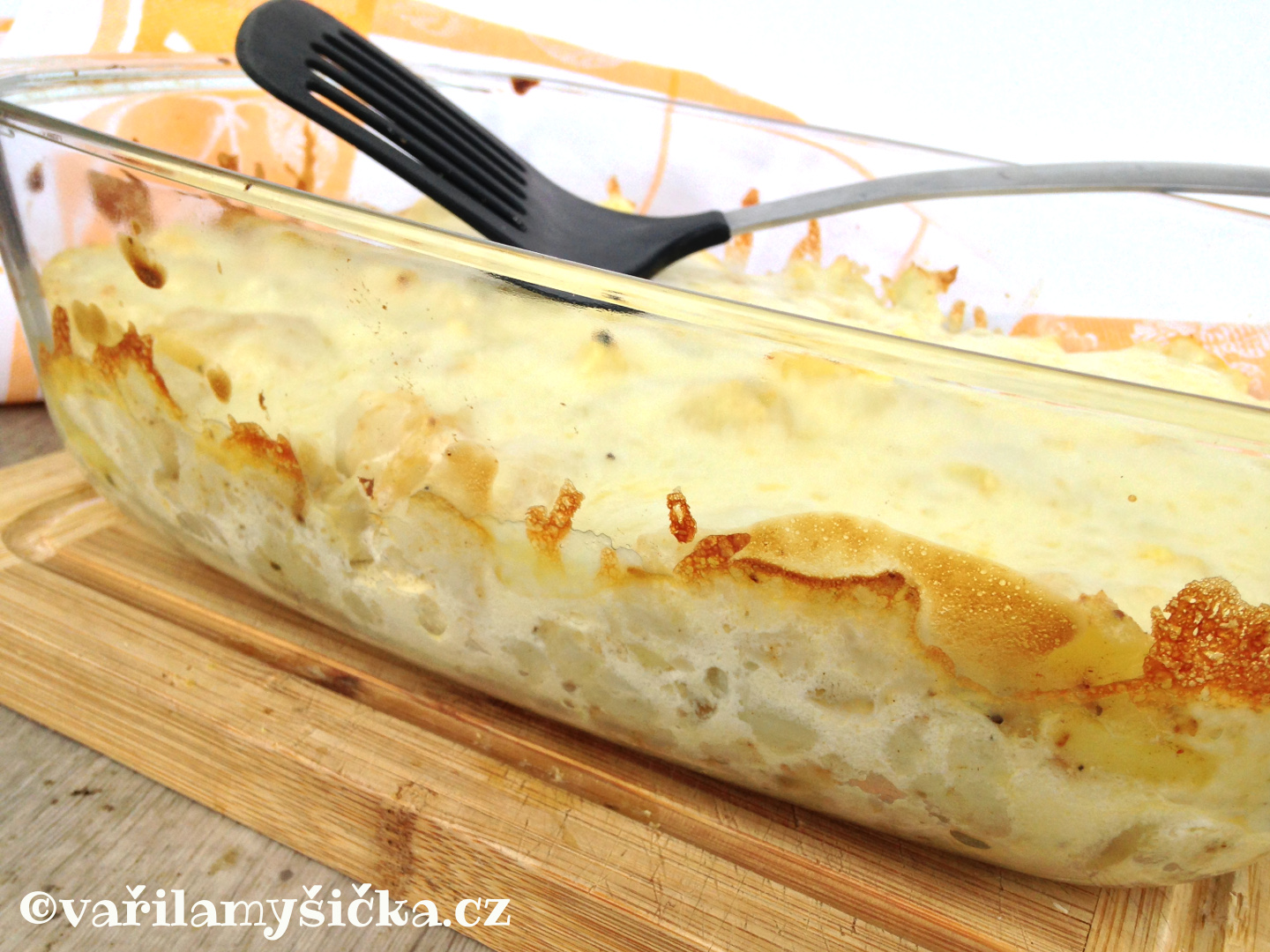 Zapečené brambory se sýrem