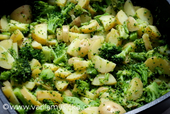 Brokolice a tofu