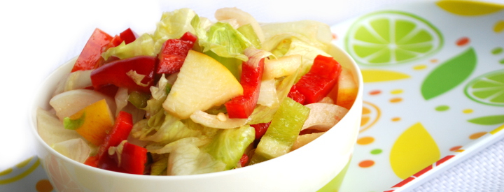 Zdravý zeleninový salát